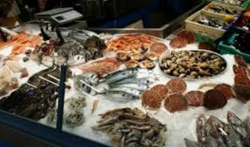 Vente de poissons et fruits de mer Miramas proche Istres Nature Marée